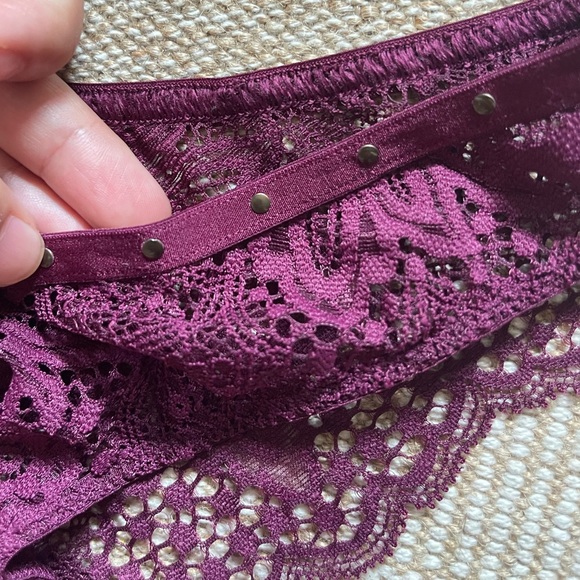 Victoria’s Secret Bra and Panty Set - Picture 7 of 7